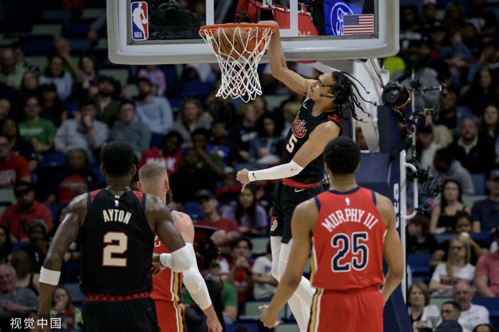 手凭借过人 手凭借过人